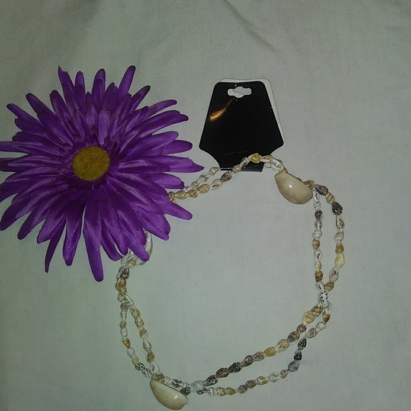Sea Shell Necklace - Picture 1 of 3